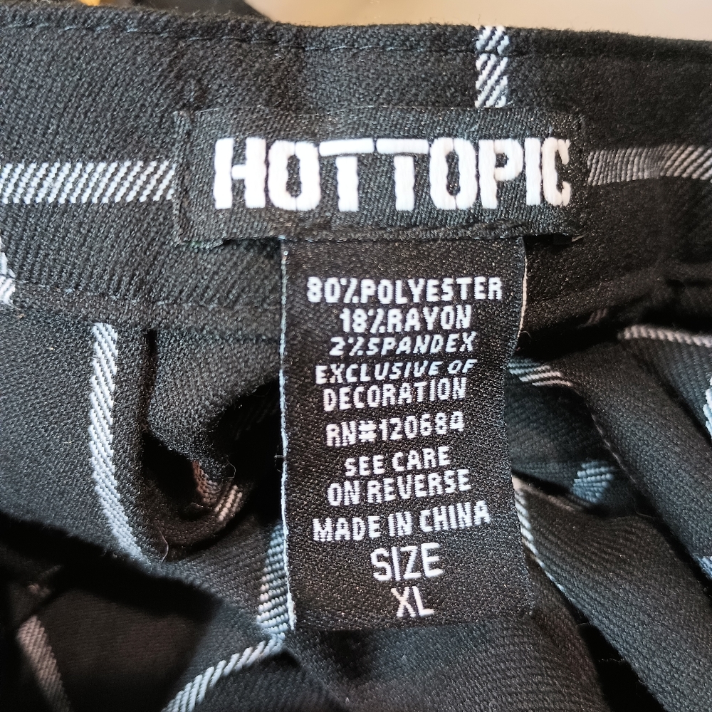 Hot Topic Black Plaid Skirt With Belt Size XL - Picture 7 of 7
